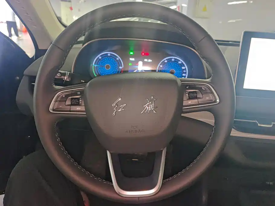 Hongqi E-QM5 2026 2025 Model 500km Travel Edition