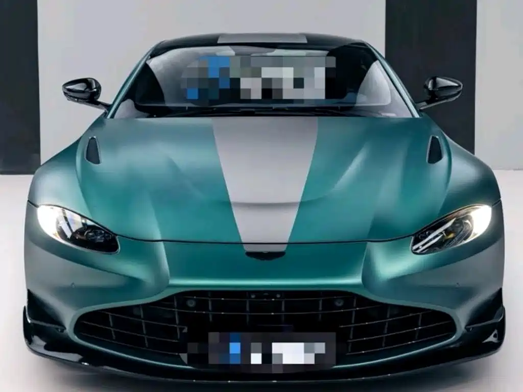 Фото 3 - Aston Martin Vantage