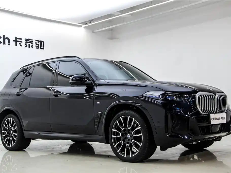 BMW X5 2023 xDrive 40Li M Sport Black Night Package фото 4