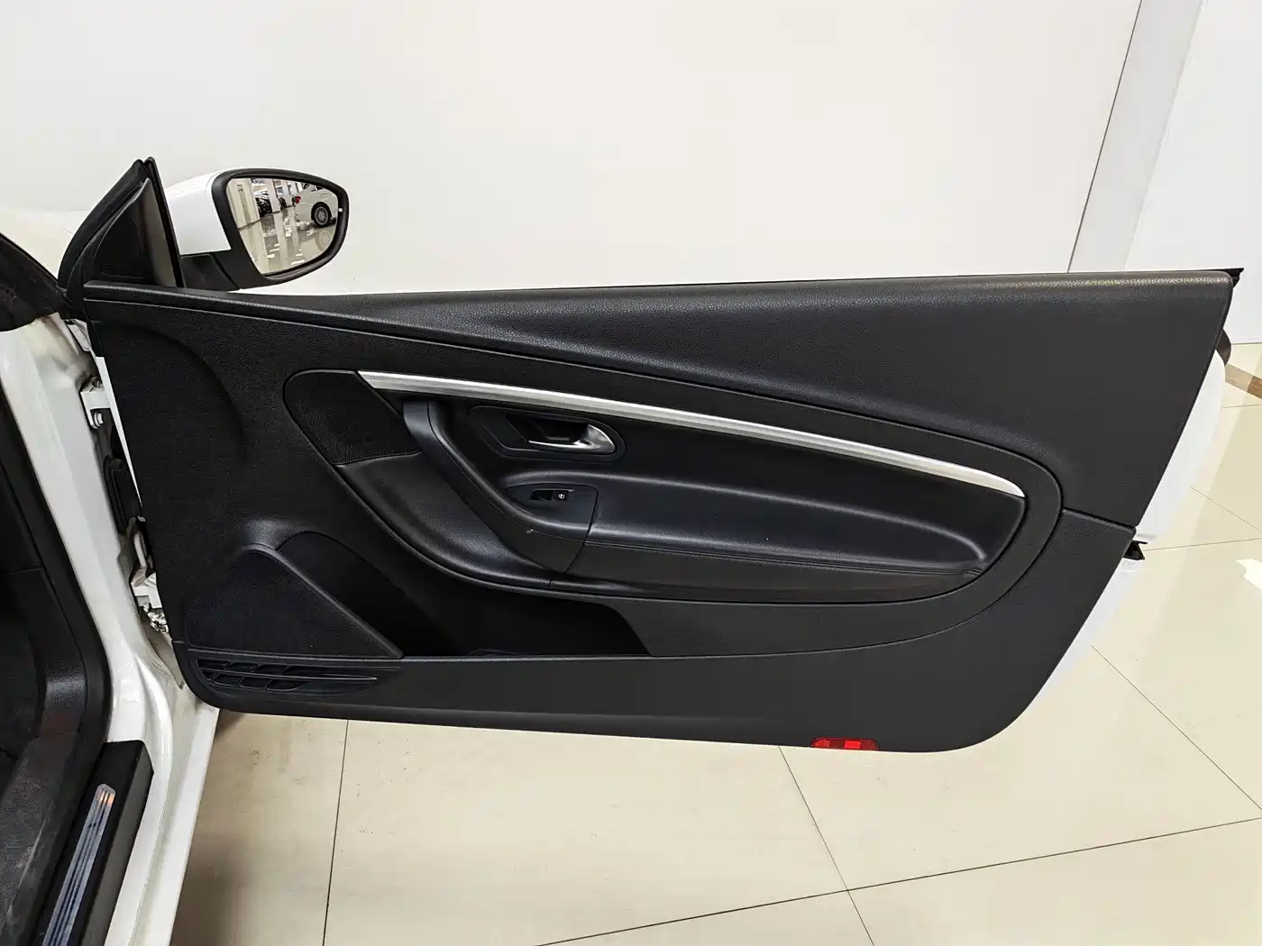 Volkswagen Eos 2010 2.0TSI DSG Luxury фото 16