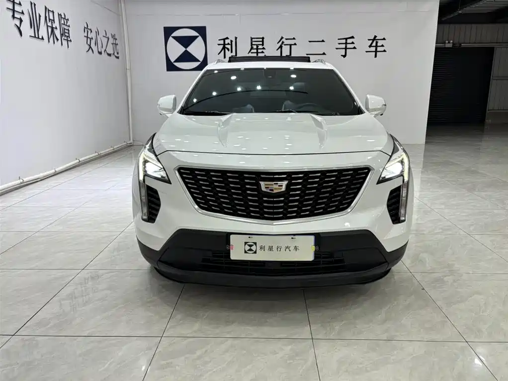 CADILLAC XT4