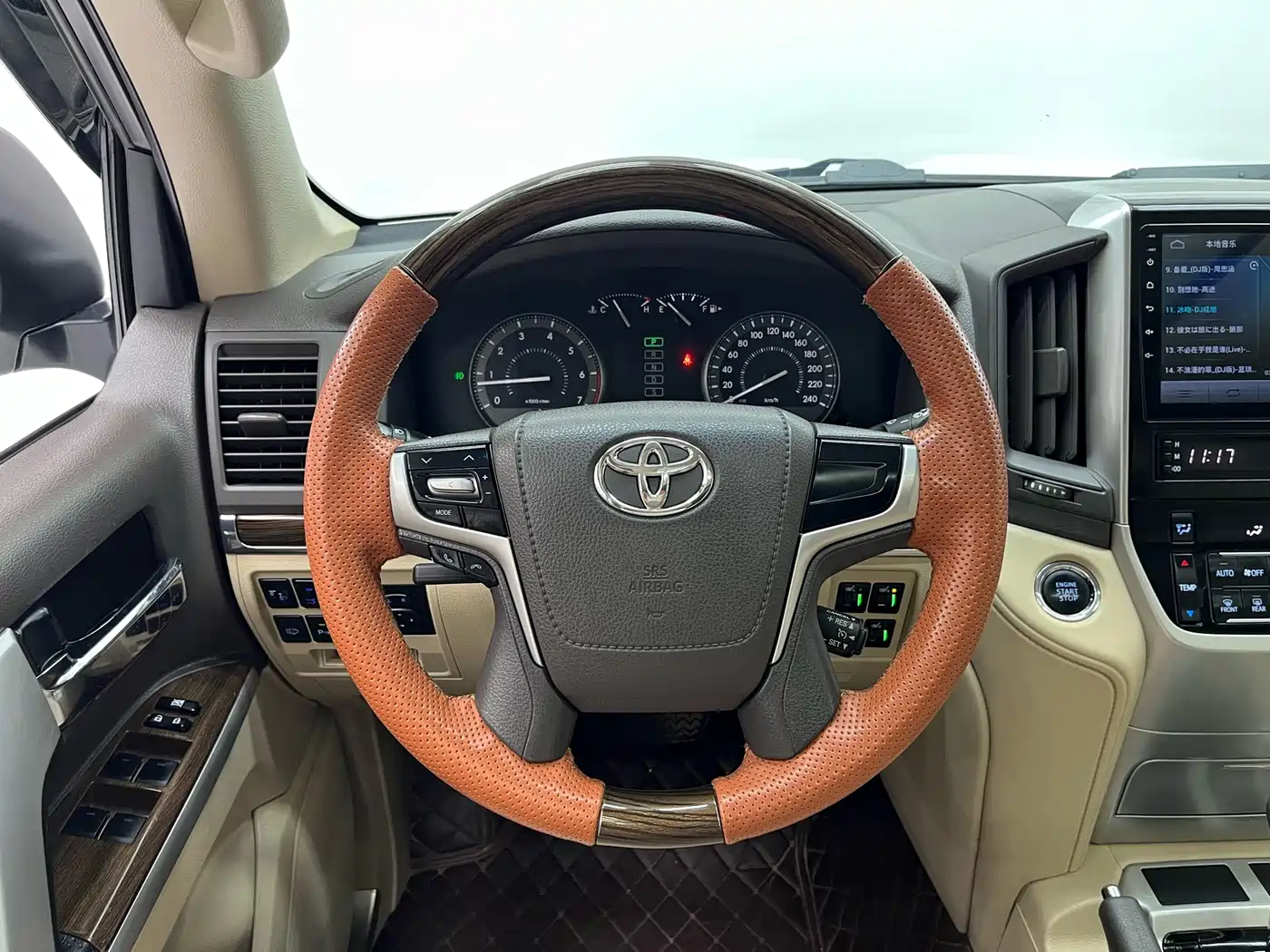 Toyota Land Cruiser (Import) фото 7