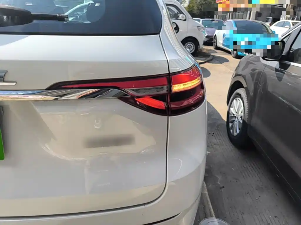 Фото 8 - Haval F7
