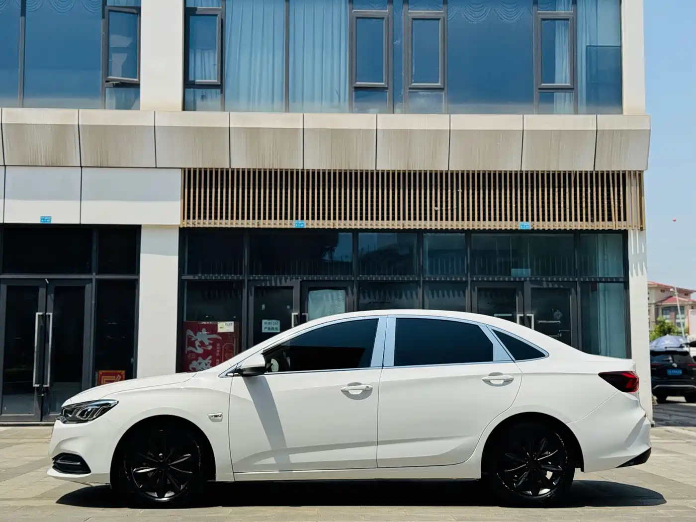 CHEVROLET CRUZE