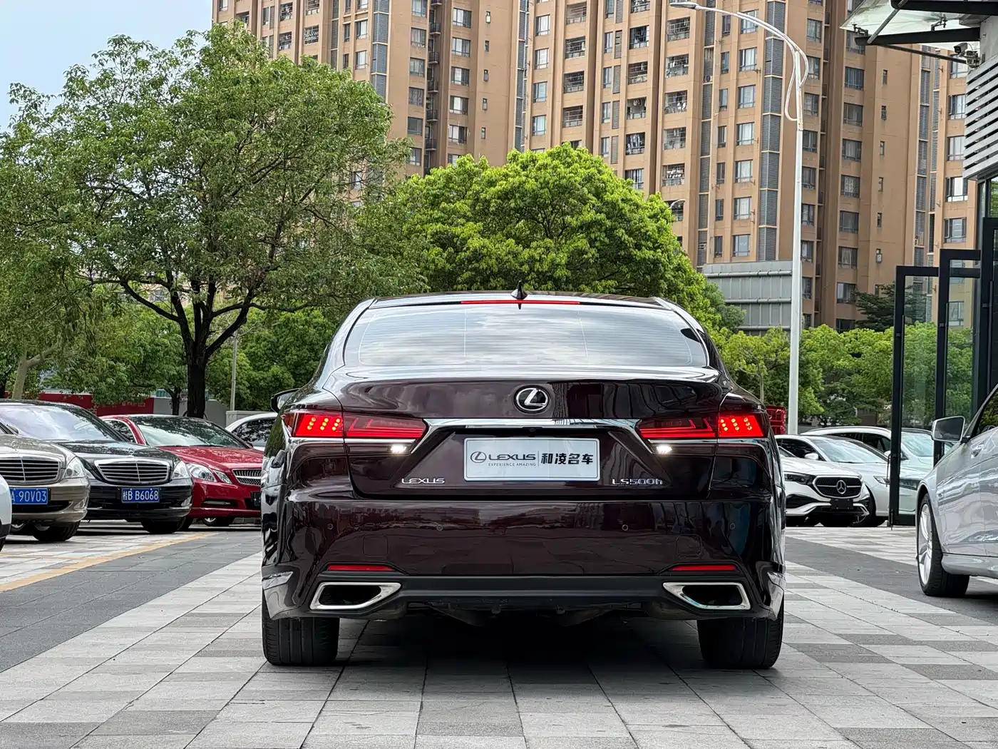 Фото 5 - Lexus LS
