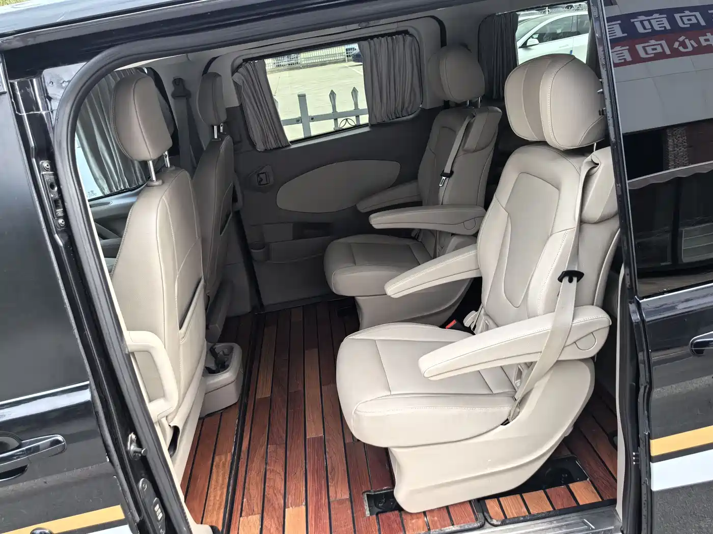 Ford Tourneo 2018 2017 2.0T Automatic Smart Elite Edition