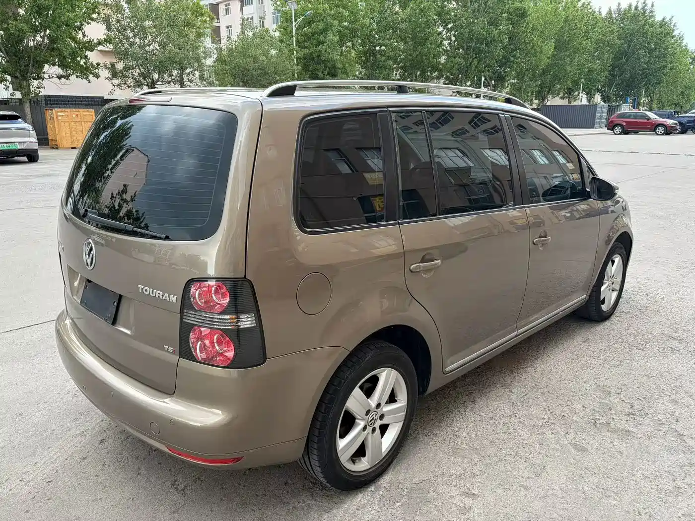 Volkswagen Touran 2015 1.4T DSG Comfort Edition 5-seater фото 4