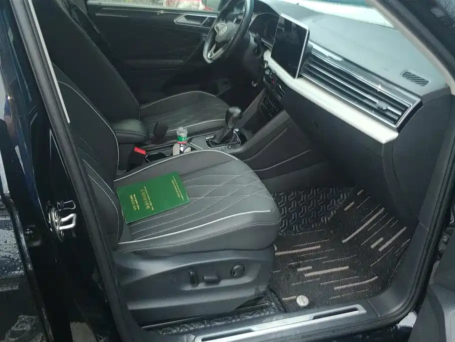 Volkswagen Tiguan L 2022 330TSI Auto 2WD R-Line Premium Edition фото 8