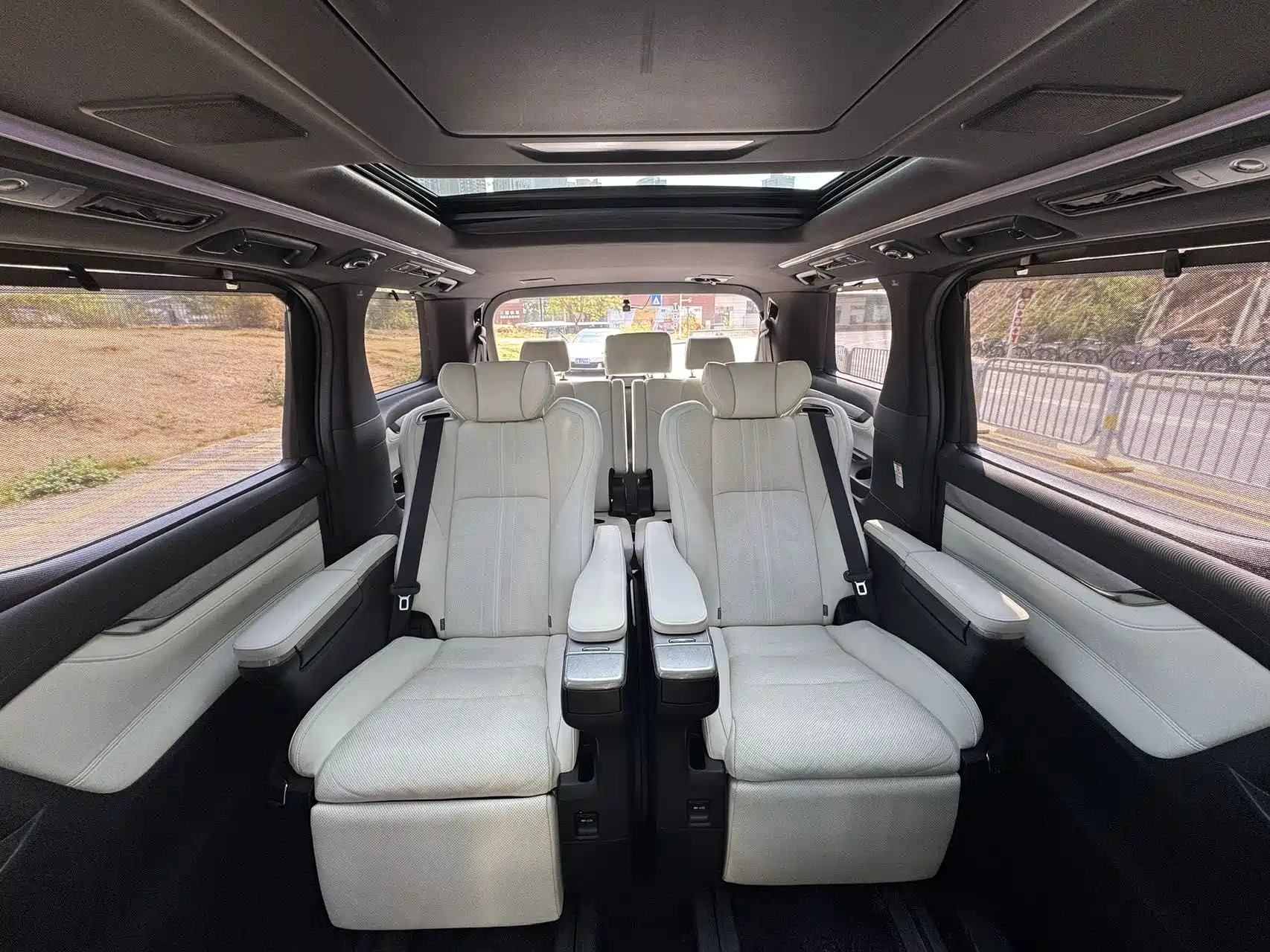 Фото 6 - Toyota Alphard