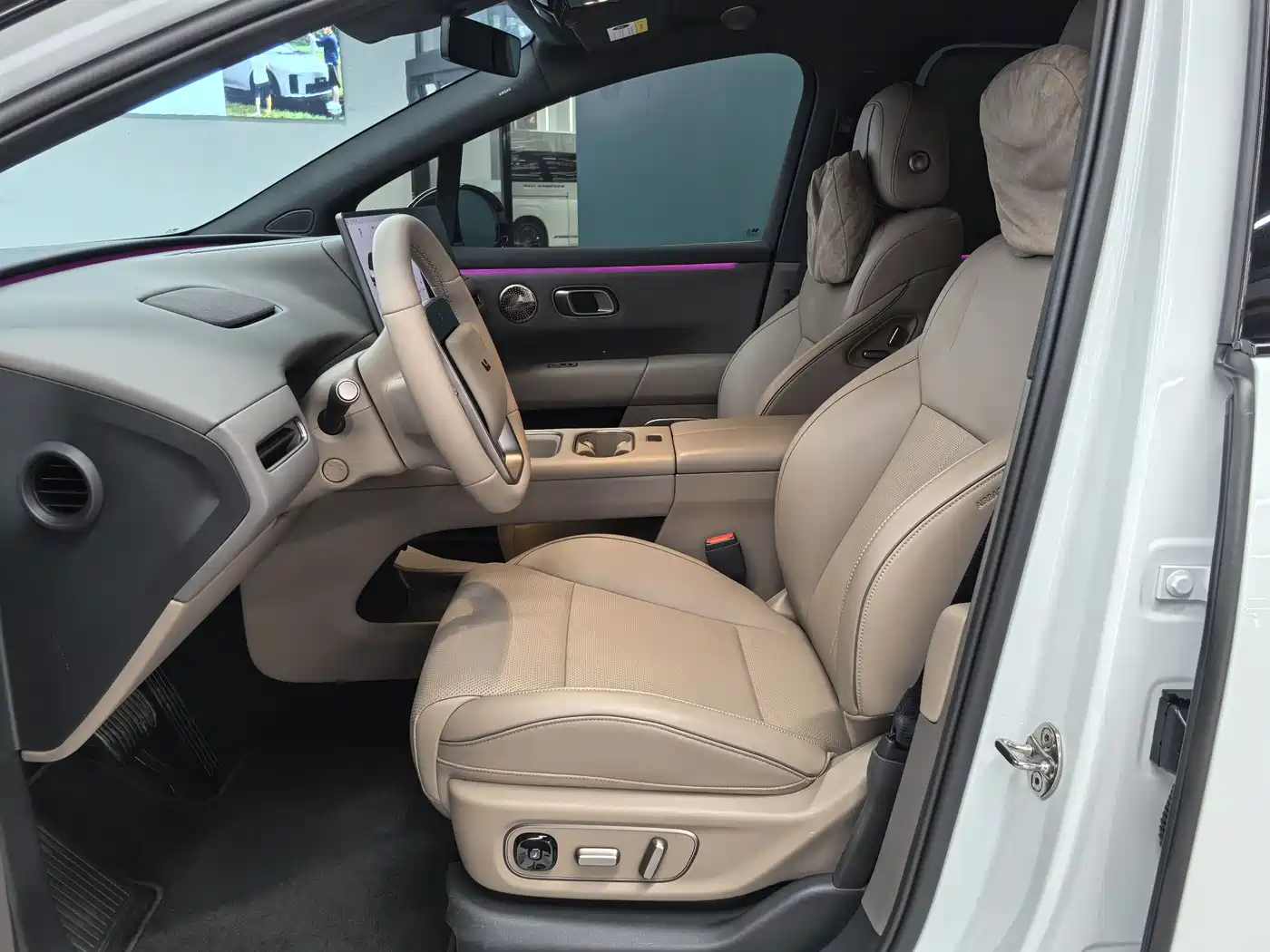 Li Auto i6 2025 2025 4WD Base Model