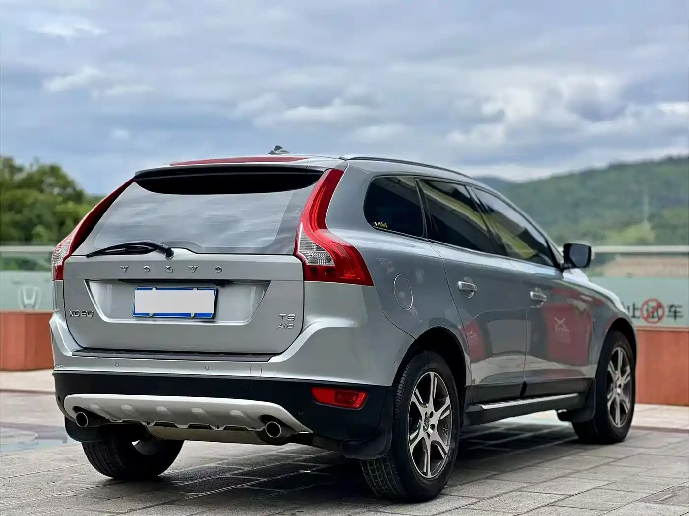 Volvo XC60 (Import) 2011 2012 T6 AWD Elegance Edition