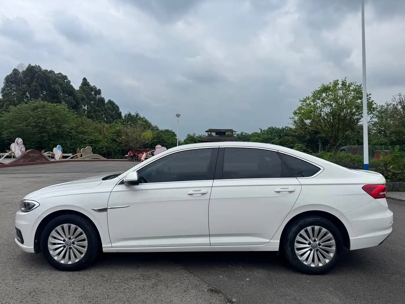 Volkswagen Lavida 2019 1.5L Automatic Comfort Edition China VI фото 4