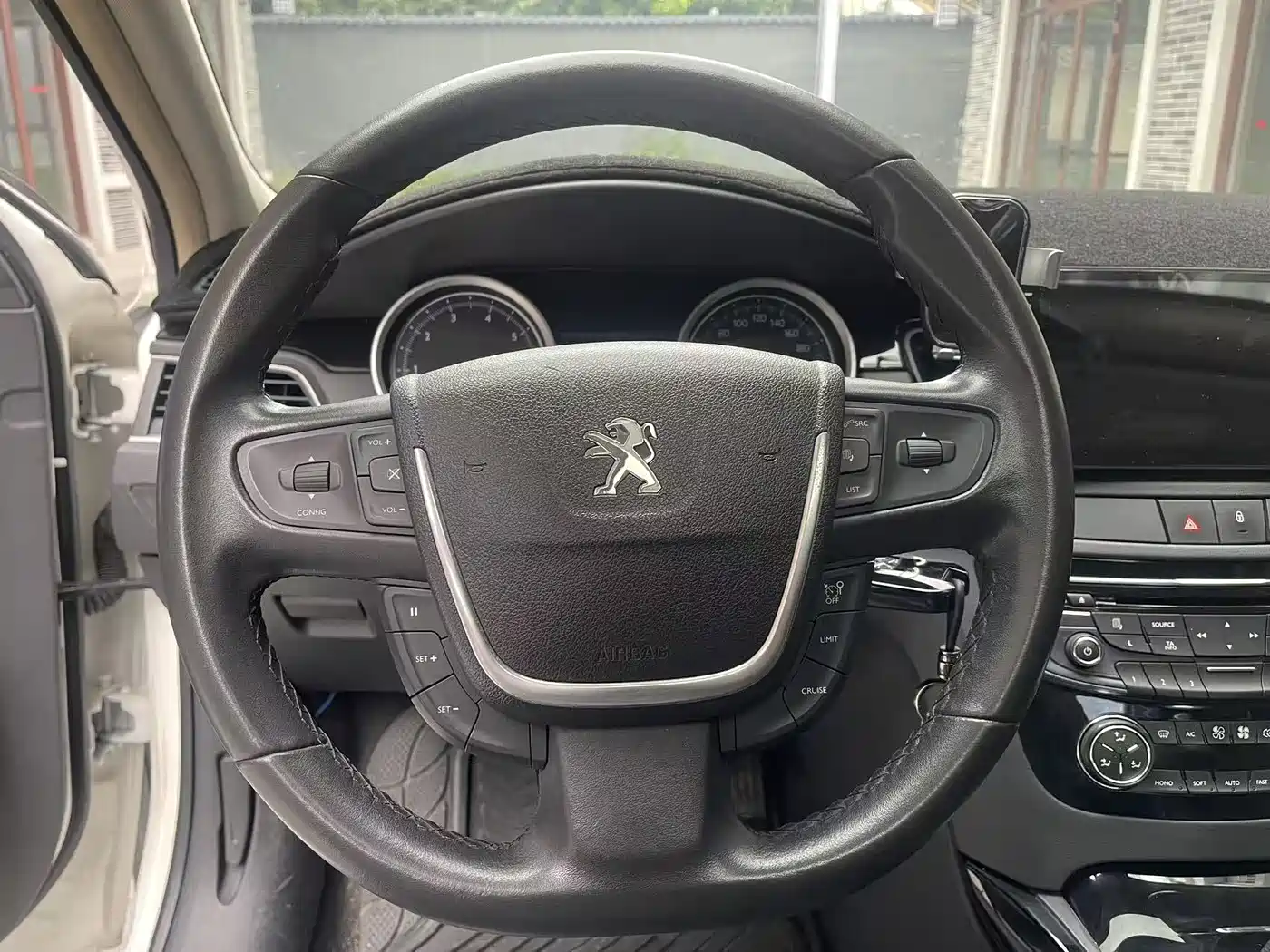 Peugeot 508 2011 2.3L Automatic Luxury Edition фото 18