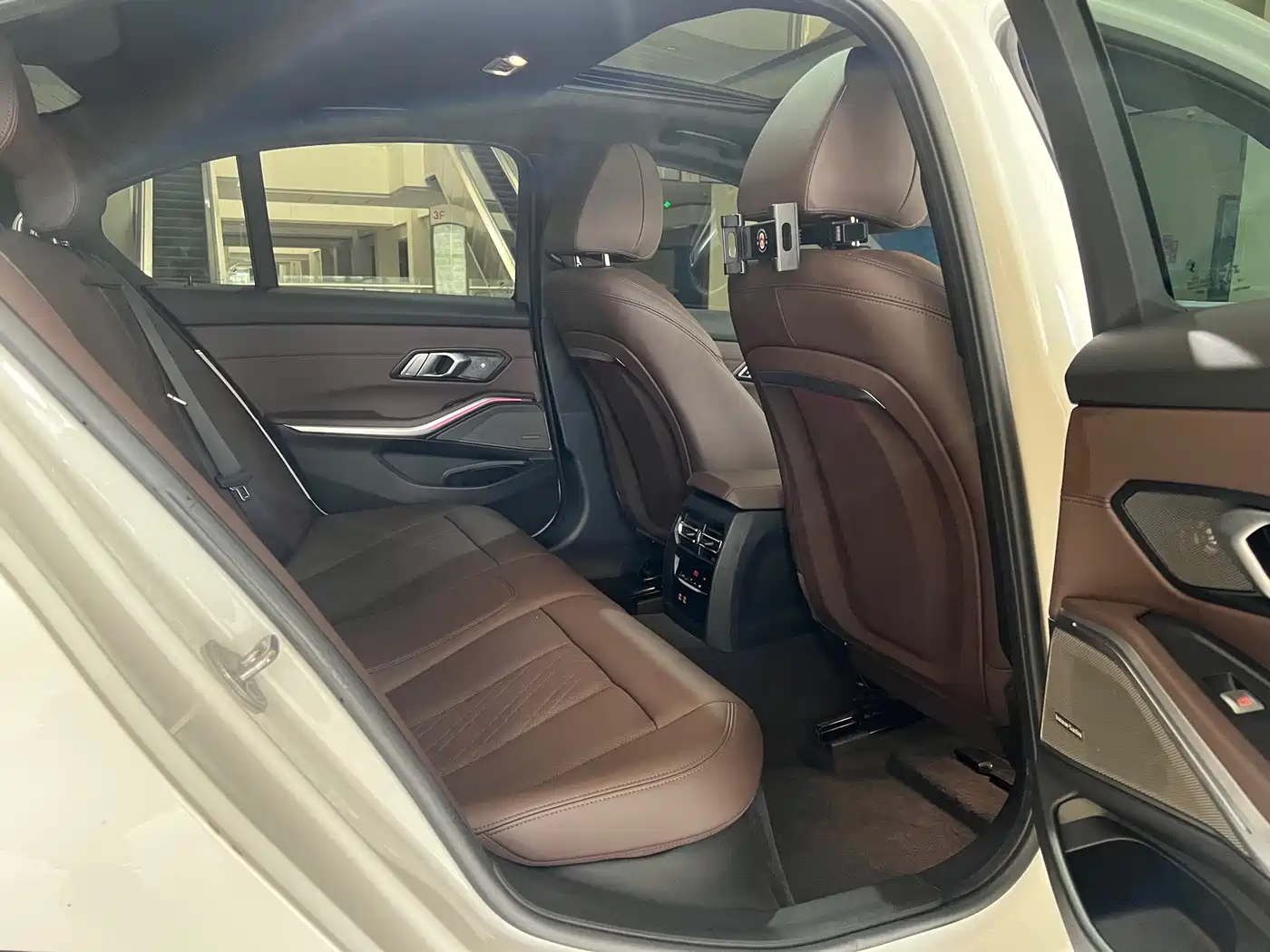BMW 3 Series 2024 325i M Sport Shadowline Package фото 15