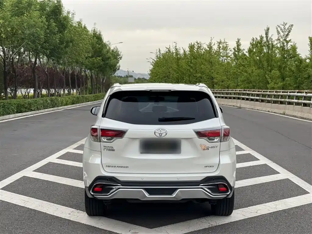 Toyota Highlander 2015 2.0T FWD Luxury Edition 7-seater фото 23