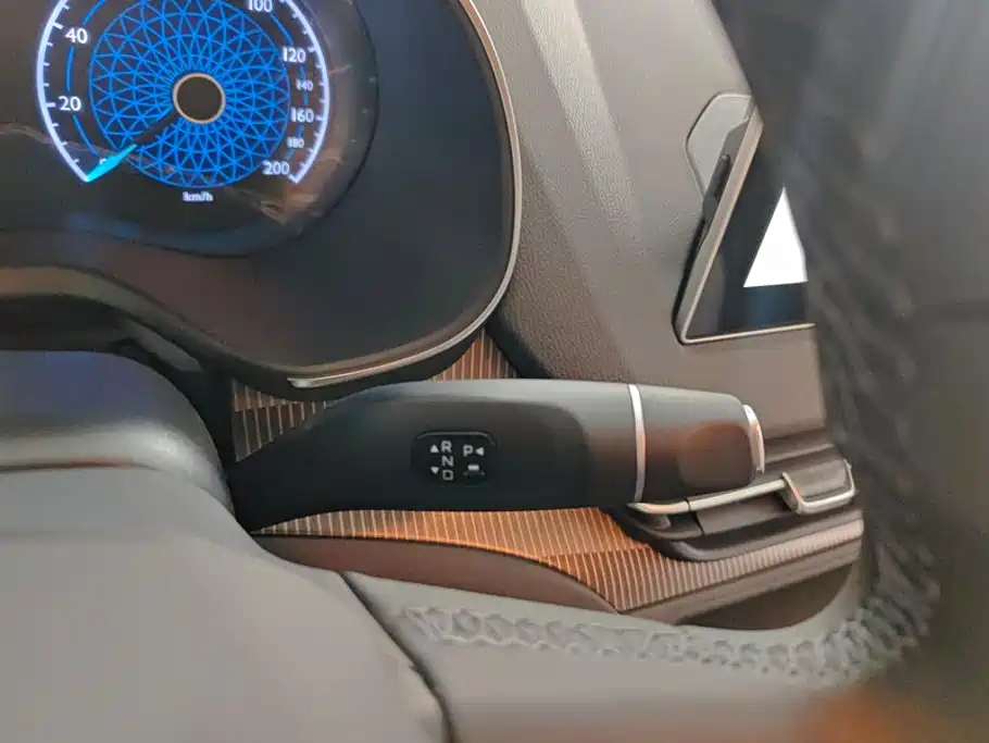 Hongqi E-QM5 2026 2025 610km PLUS