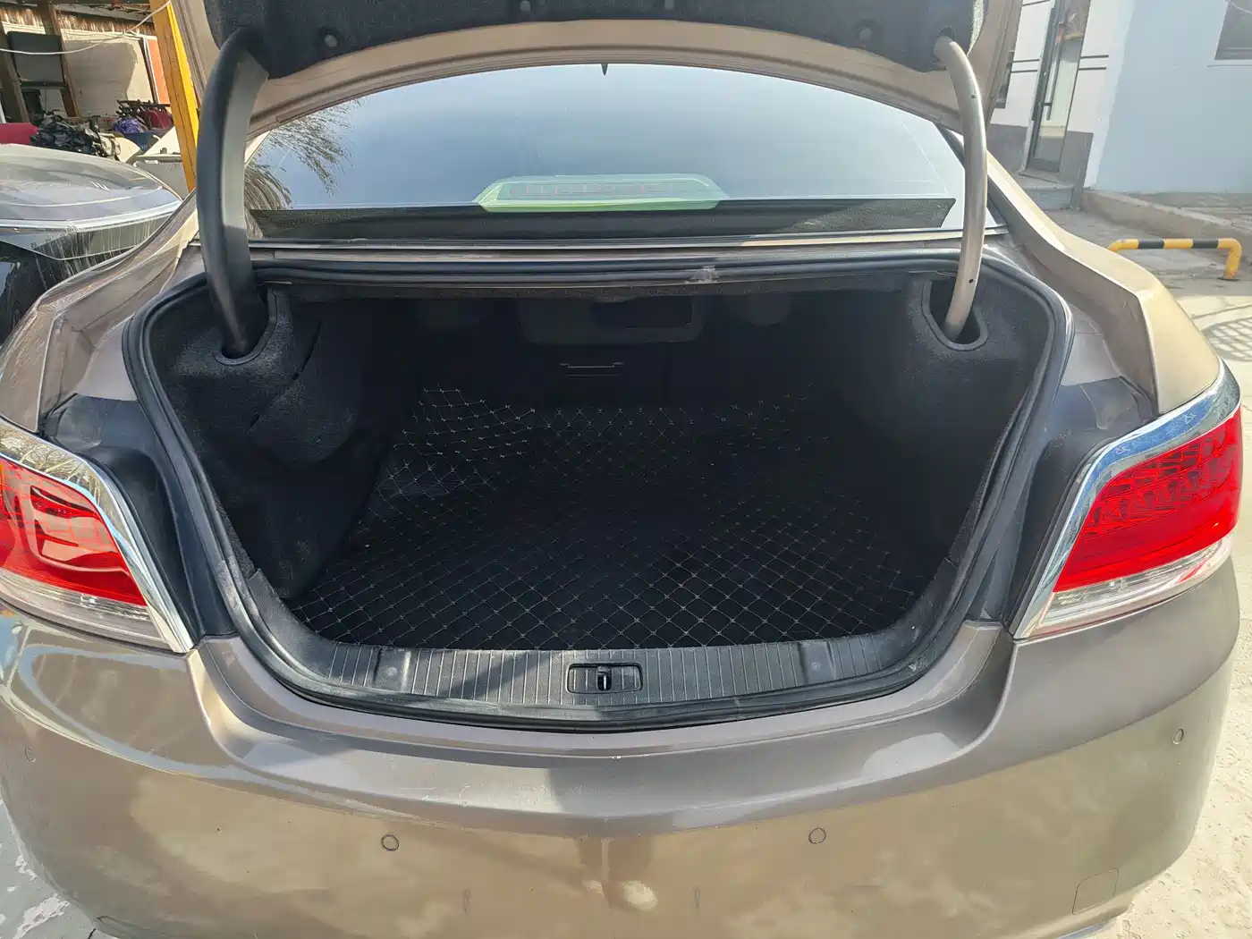 Buick LaCrosse 2011 2011 2.4L SIDI Luxury Edition