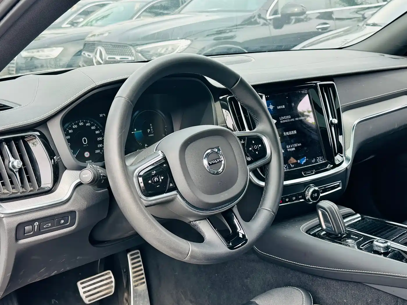 Volvo S60 Plug-in Hybrid 2021 T8 Twin Engine AWD R-Design Sport Edition фото 8