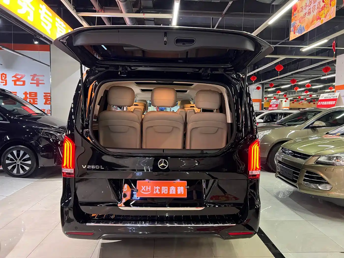 Mercedes-Benz V-Class 2022 V 260 L Long Wheelbase Luxury Edition фото 25