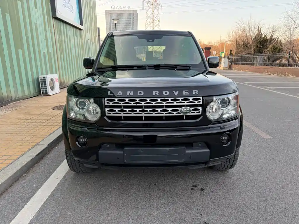 Photo 2 - Land Rover Discovery