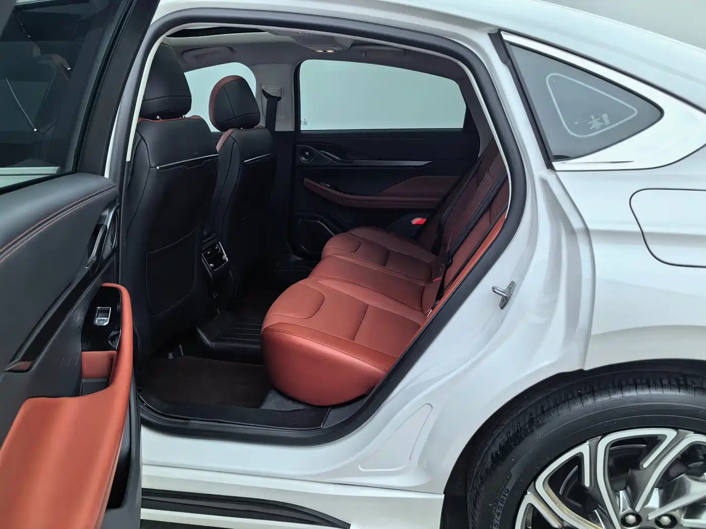 Lincoln Z 2023 2022 Facelift iCool Premium Elegance Edition