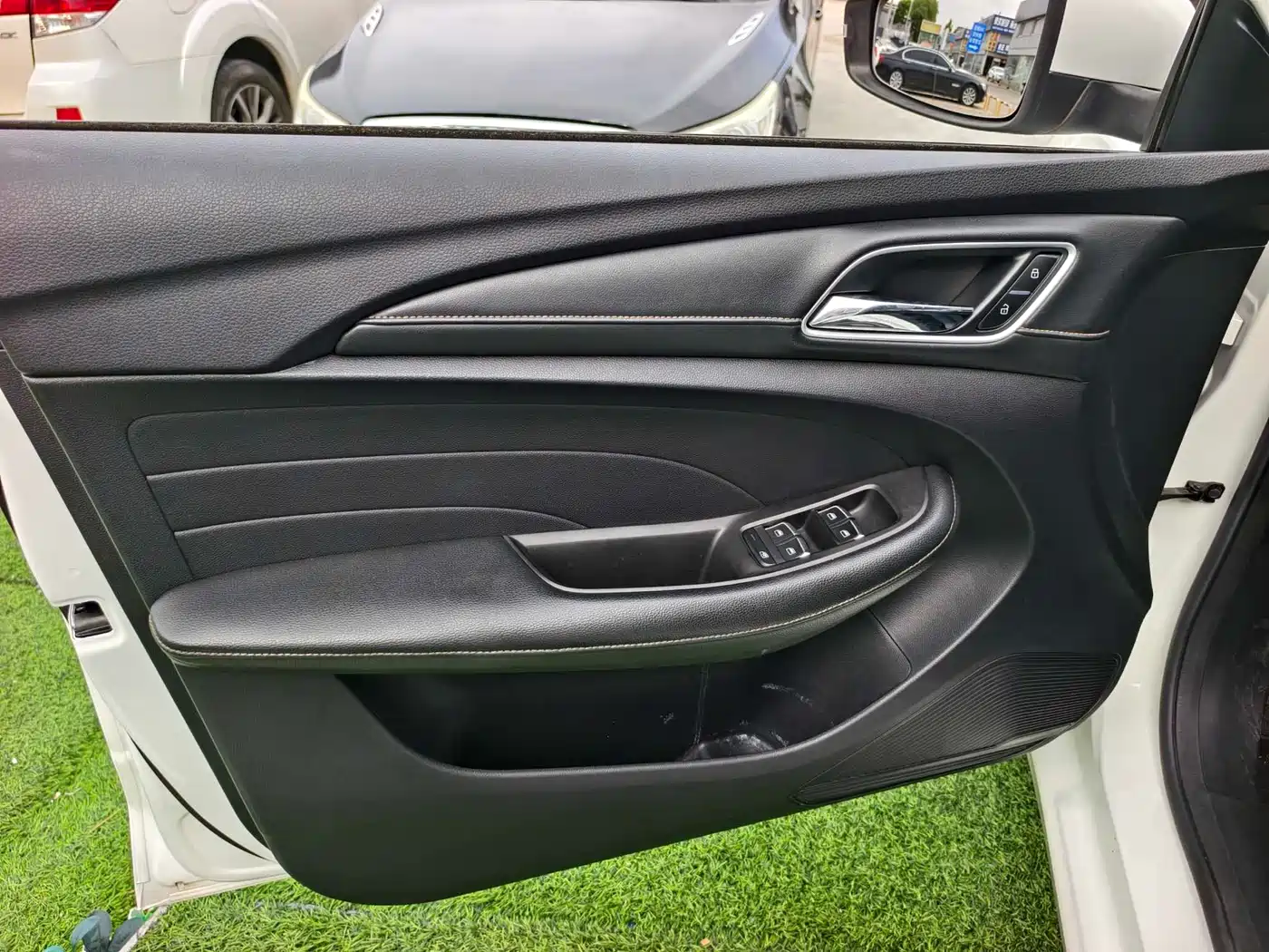 ROEWE EI5