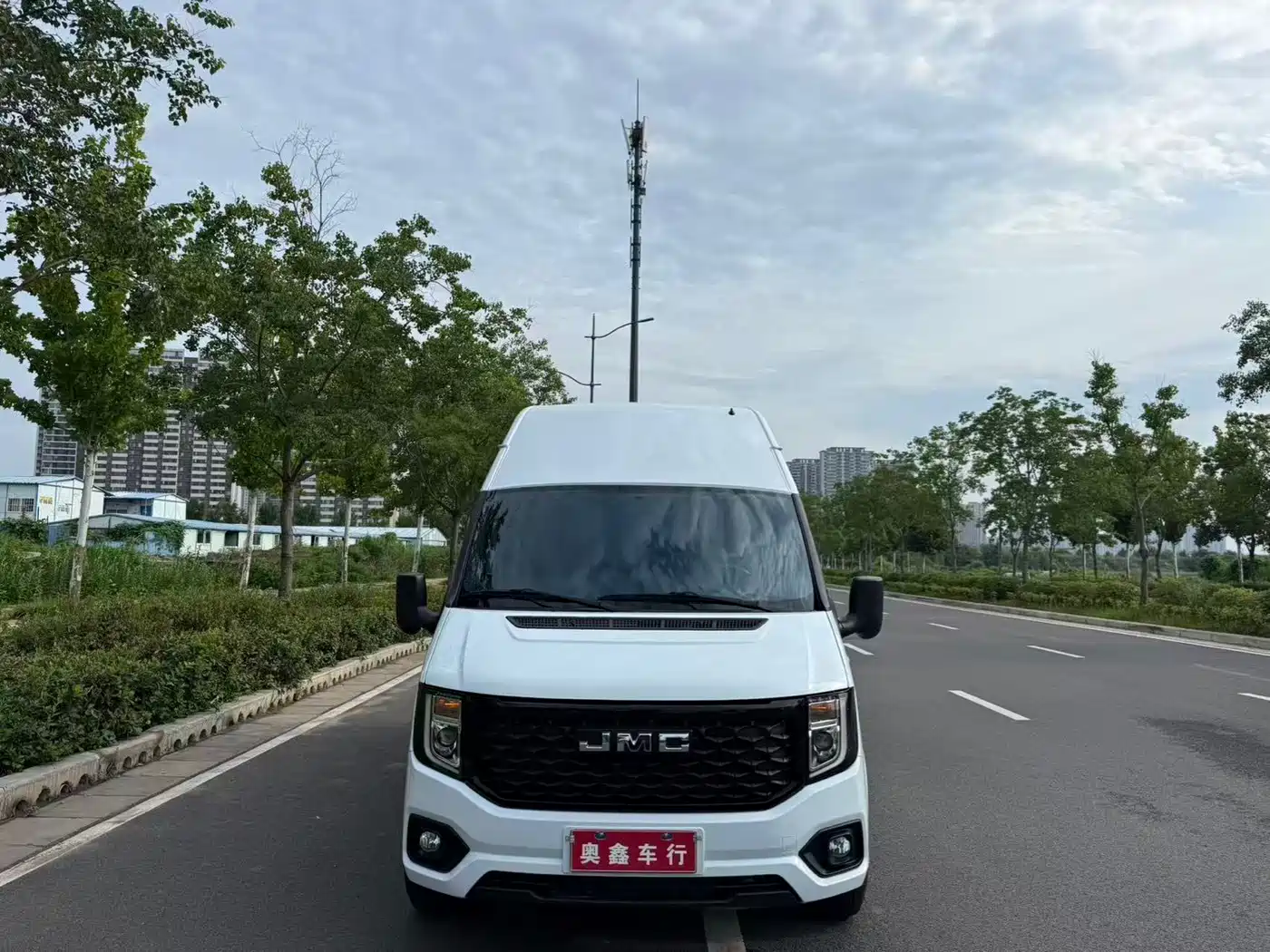 Jiangling JMC Fushun 2024 2022 2.0T Manual Multi-purpose Passenger Vehicle Medium Wheelbase High Roof 6-7 seater