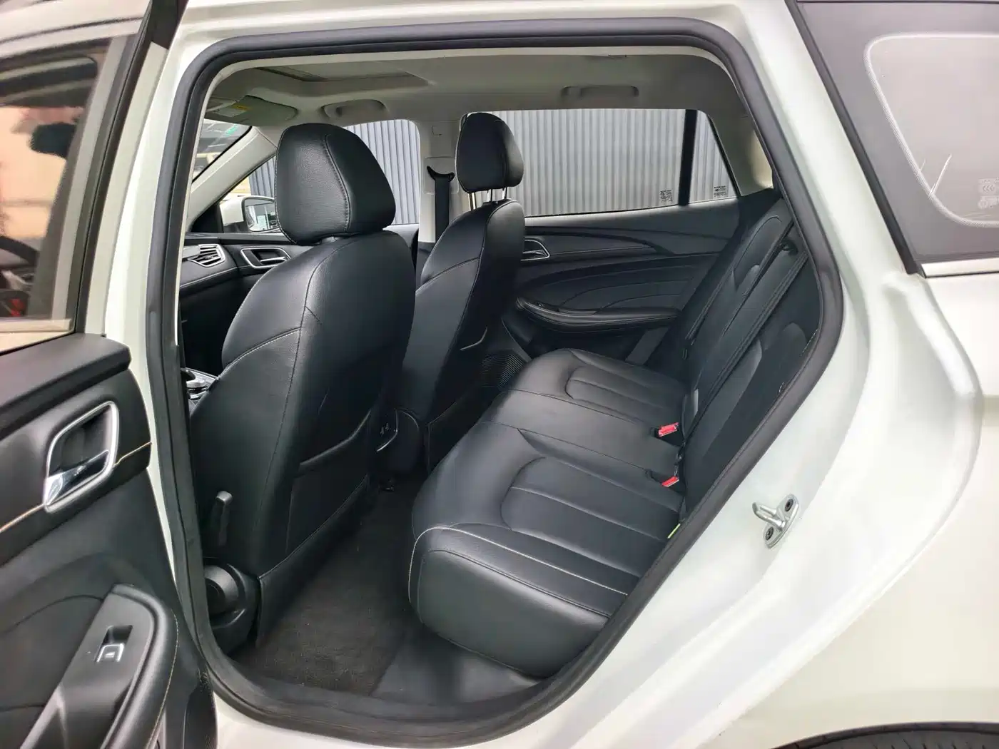 ROEWE EI5