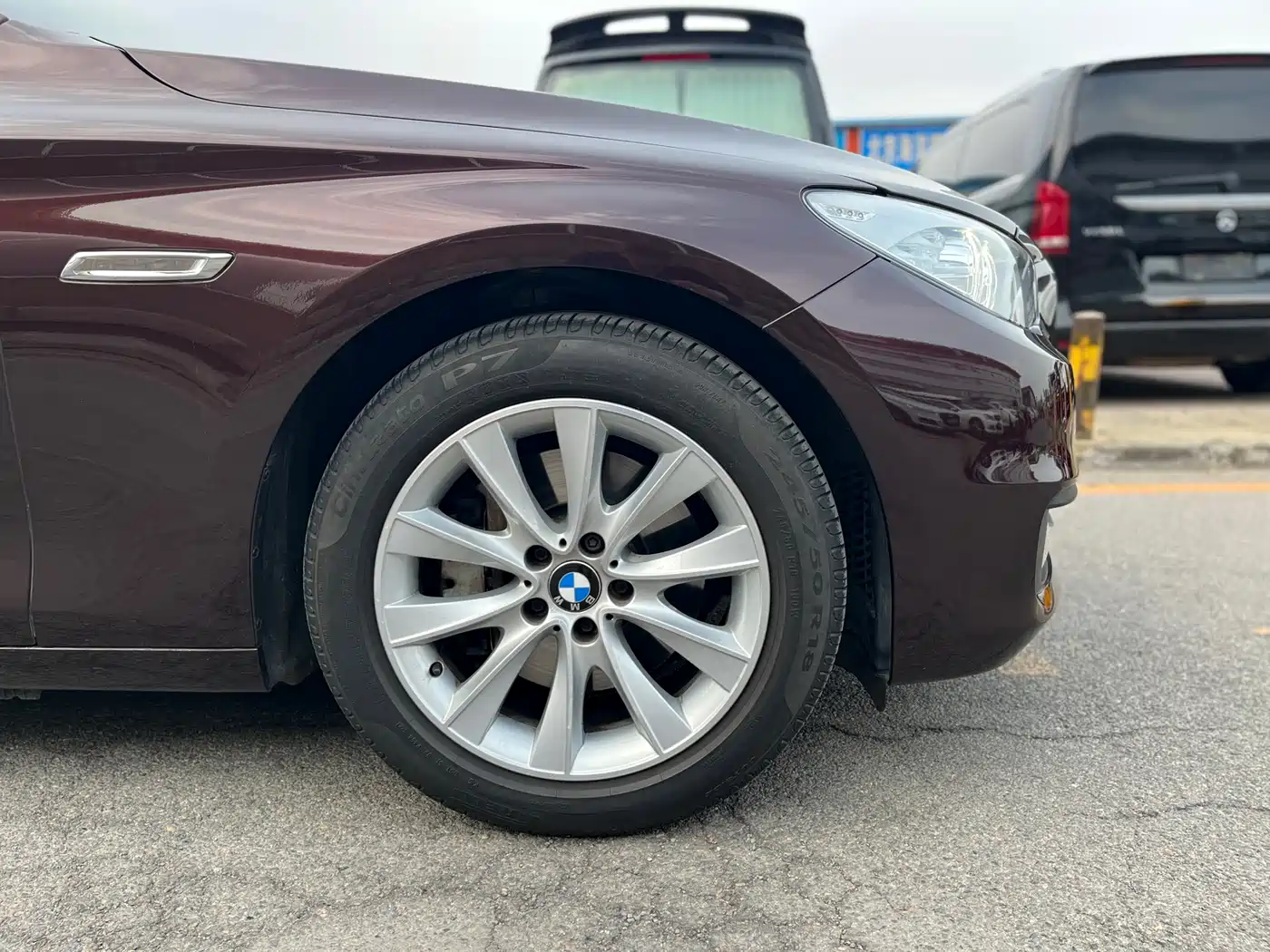 BMW 5 Series GT 2015 528i Leading фото 20