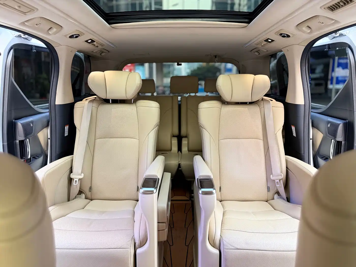Toyota Alphard 2018 Facelift 3.5L Luxury Edition фото 8