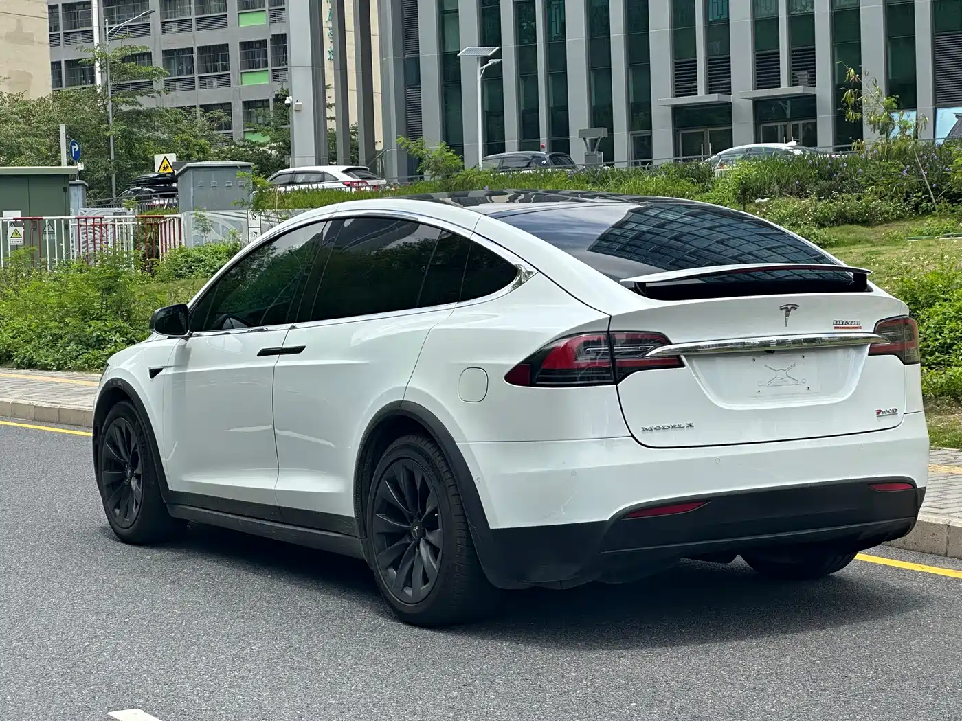 Фото 6 - Tesla Model X