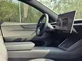 Photo 6 - Tesla Model Y