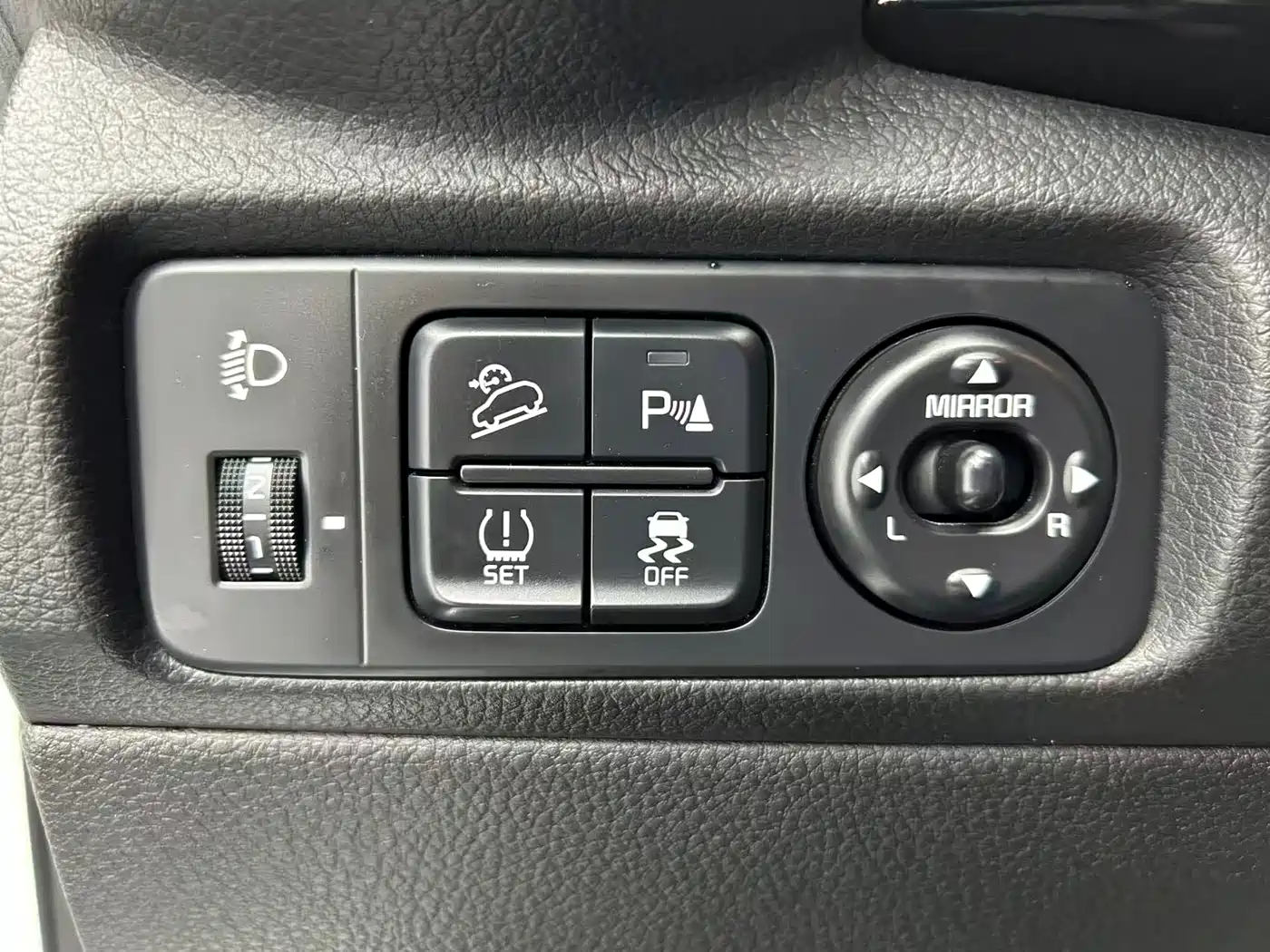 Kia KX1 2021 1.4L CVT Fun Sunroof Version фото 13