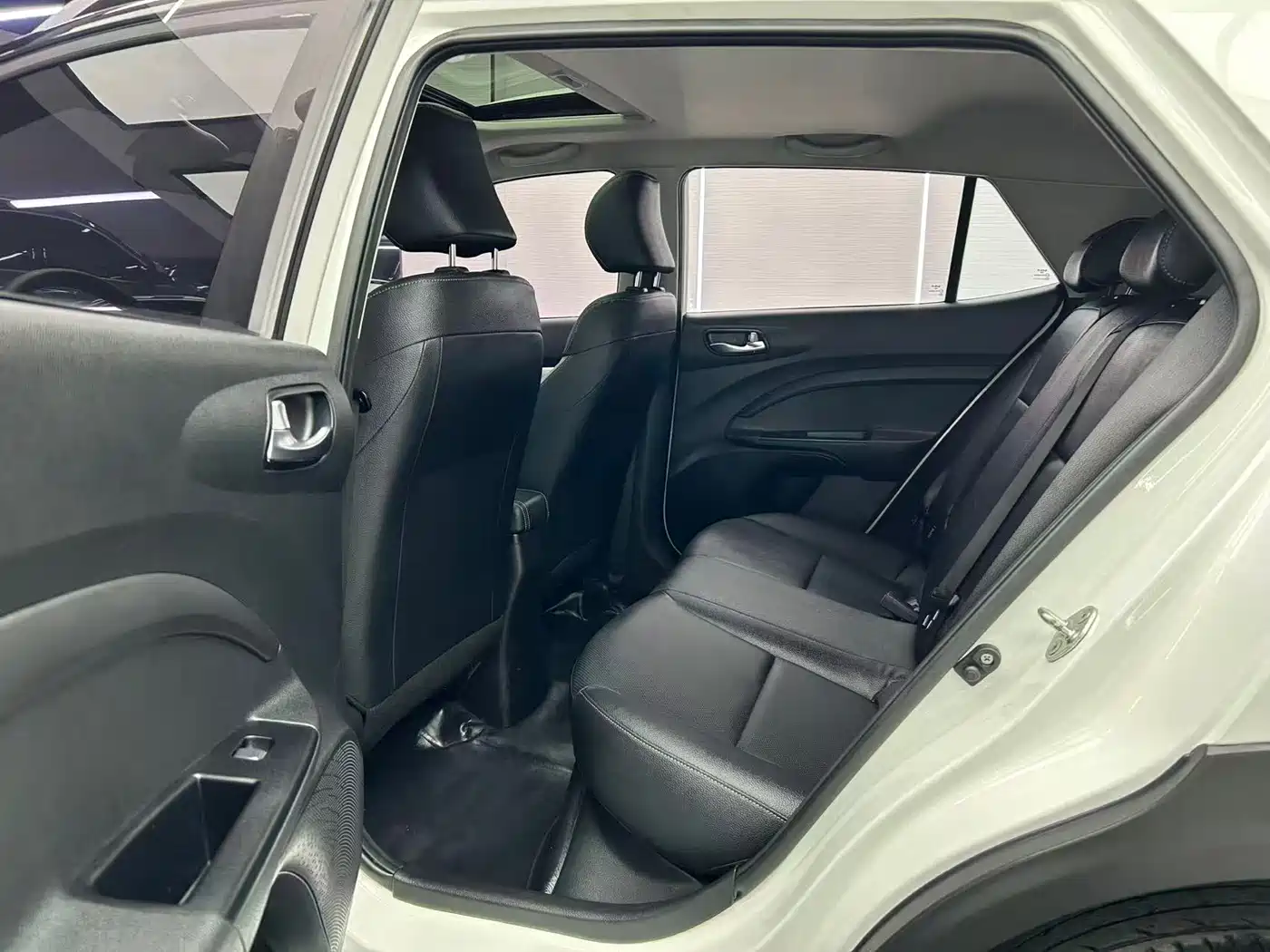 Kia KX1 2021 1.4L CVT Fun Sunroof Version фото 18