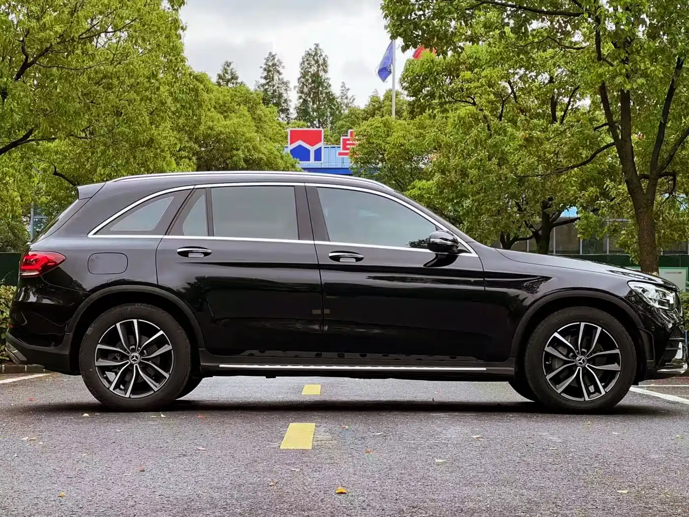 Mercedes-Benz GLC 2022 Model GLC 260 L 4MATIC Luxury Edition фото 4