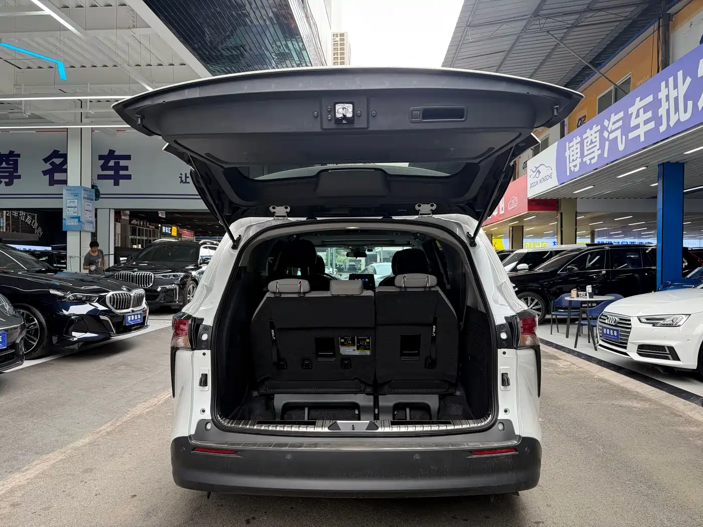 Toyota Sienna 2024 2.5L Hybrid Comfort Edition фото 18