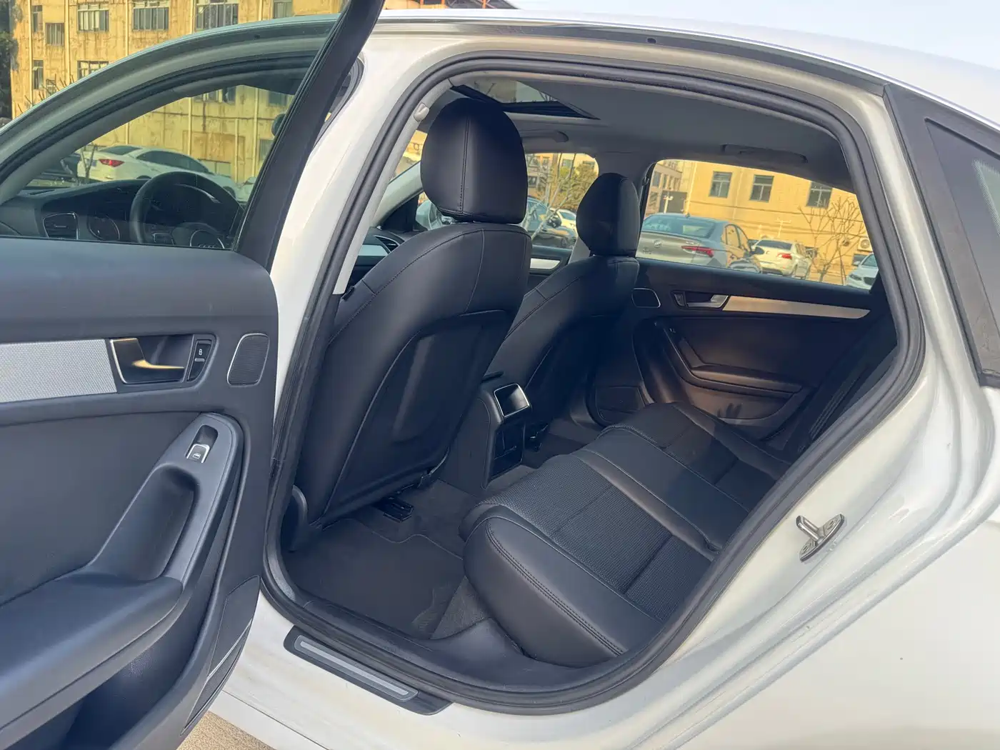 Audi A4L 2013 35 TFSI Automatic Comfort фото 10
