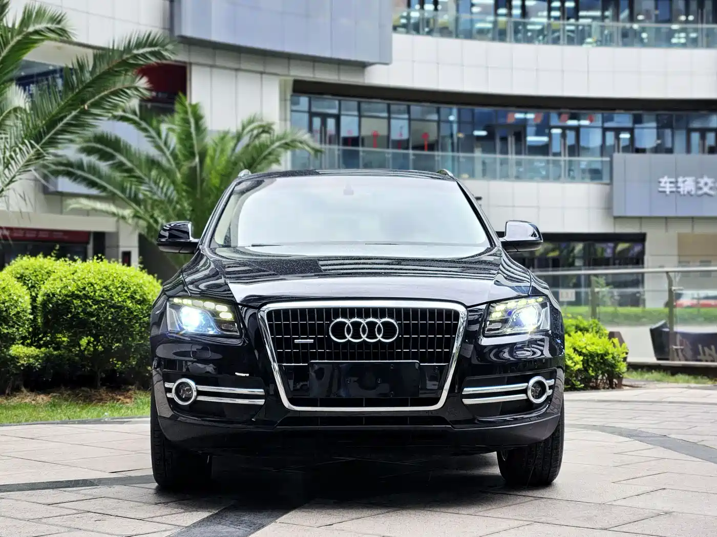 Audi Q5 2011 2.0TFSI Comfort фото 2