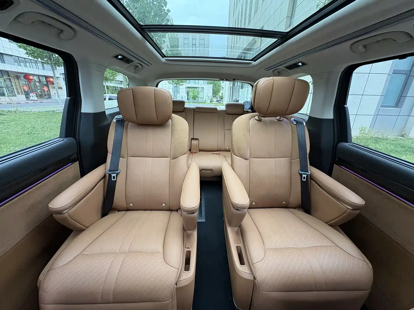 SAIC Maxus Dajia 9 2024 Super Hybrid Long Range Forest Edition 7-Seater фото 21