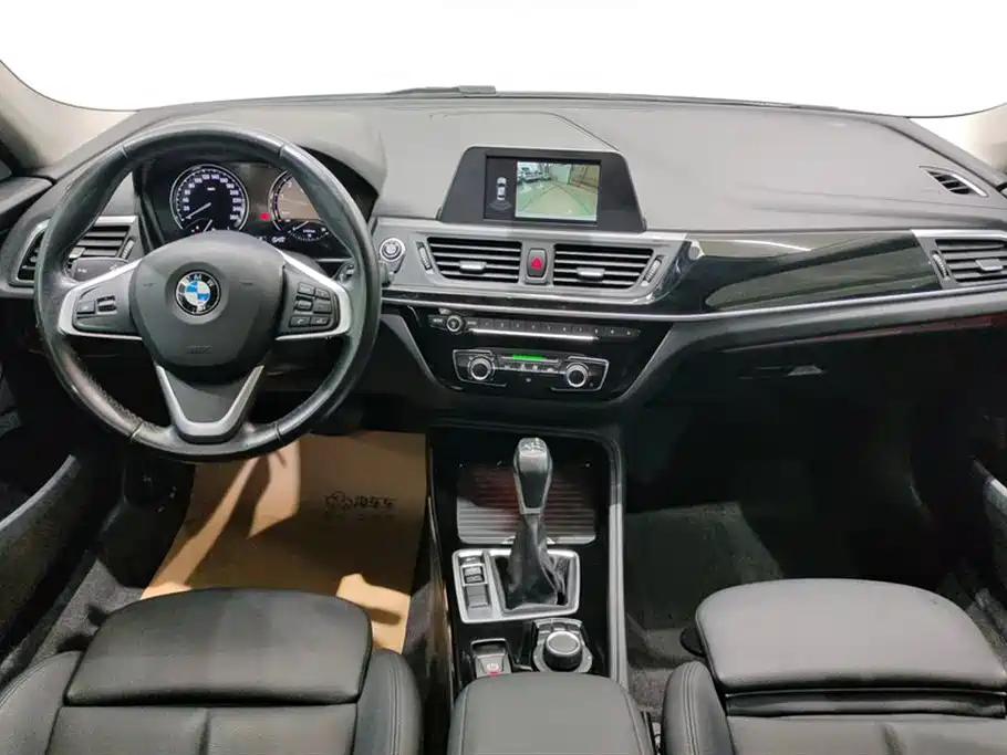 BMW 1 Series 2018 Facelift 118i Sport фото 12