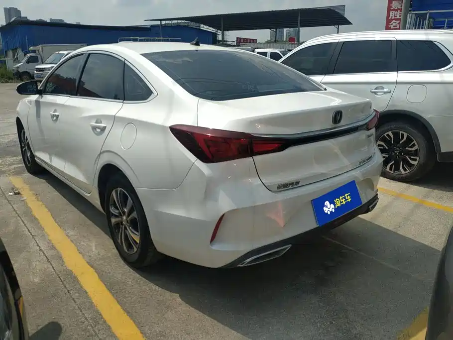 Фото 3 - Changan Eado