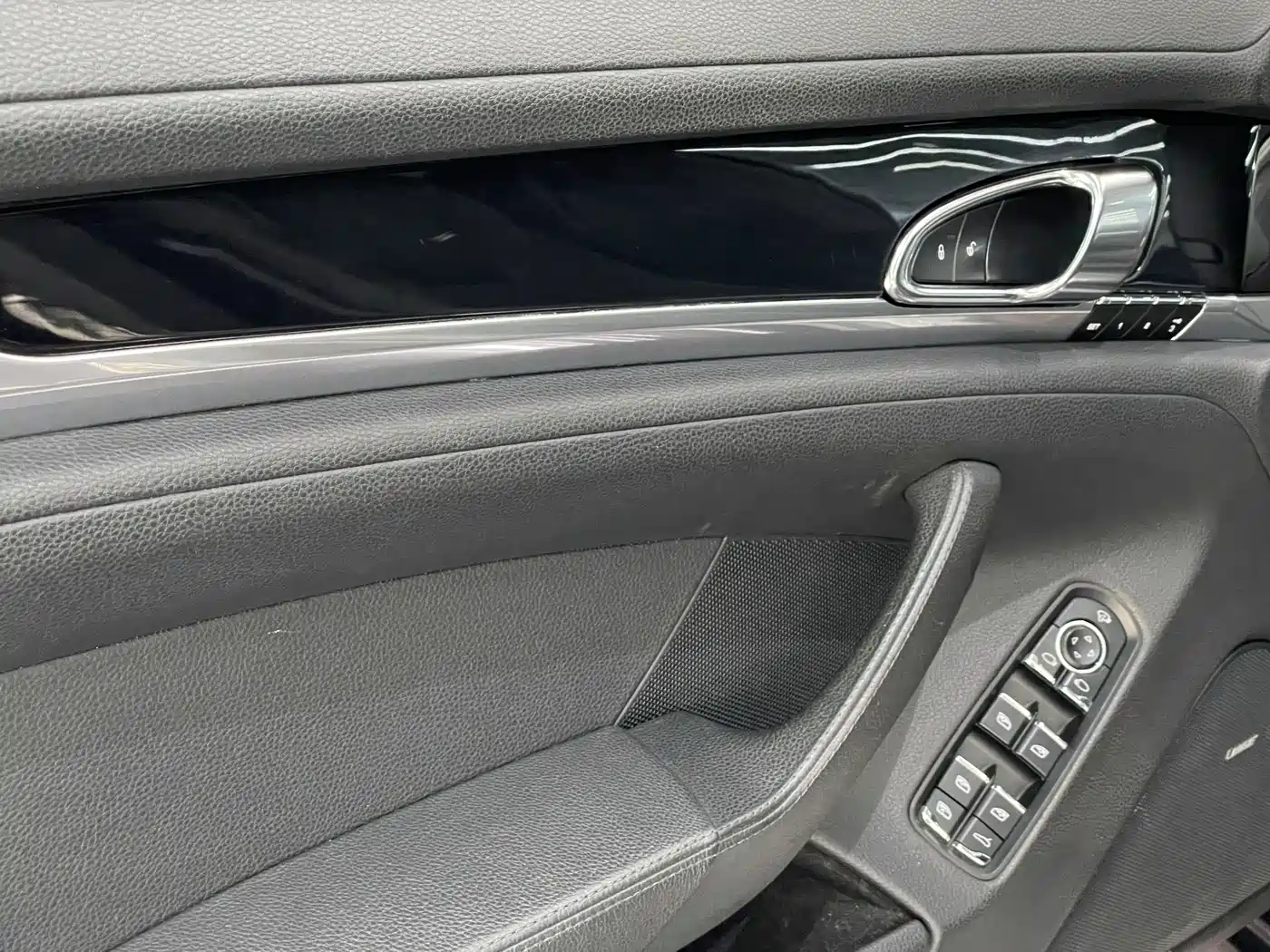 Porsche Panamera 2013 Panamera Platinum Edition 3.6L фото 21