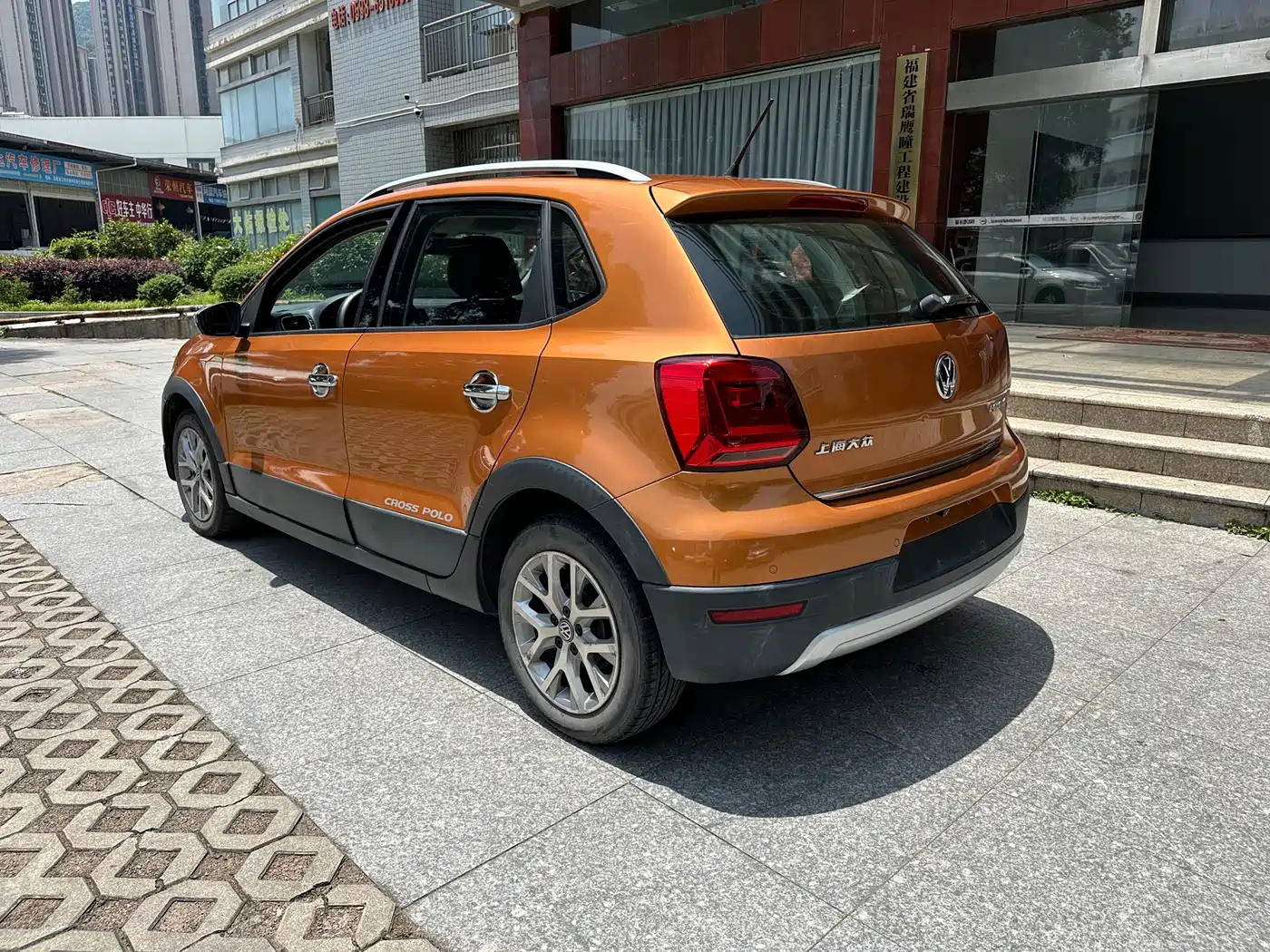 Volkswagen Polo 2014 1.6L Cross Polo Automatic фото 7