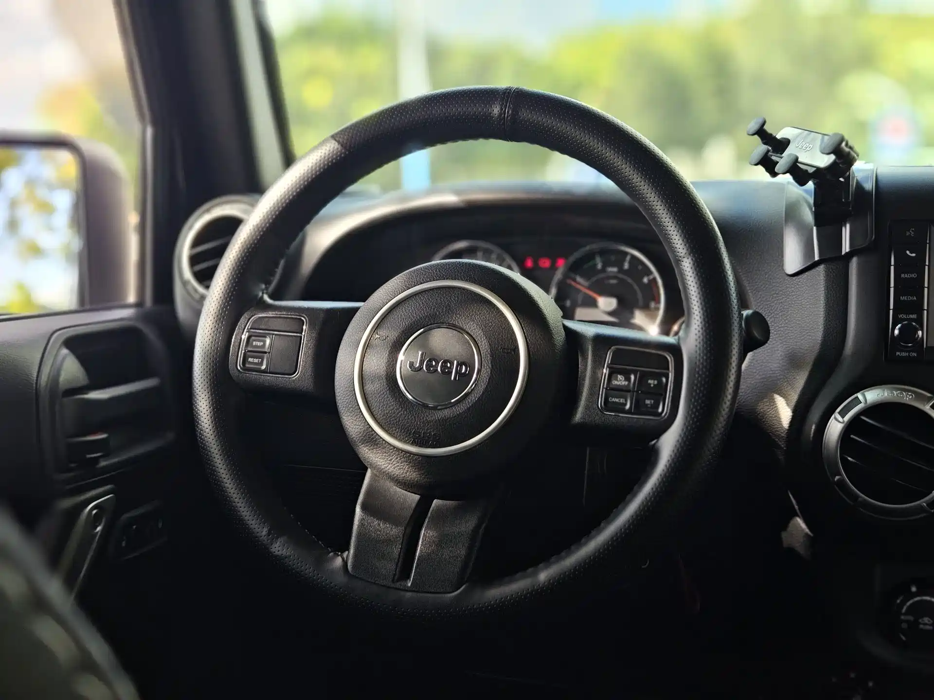 Фото 16 - Jeep Wrangler