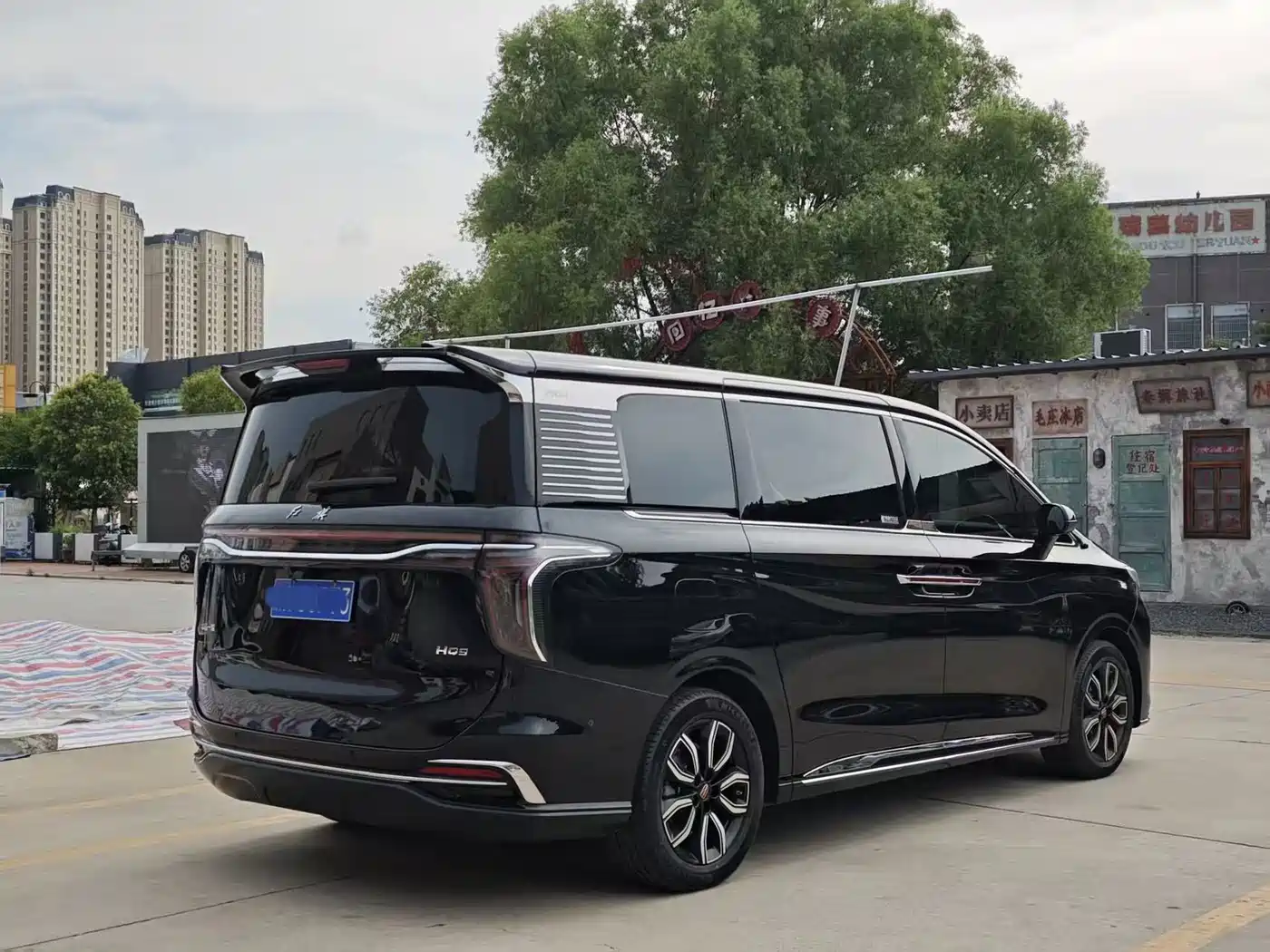 Hongqi HQ9 2023 2023 2.0T Smart Connect Flag Smooth Edition