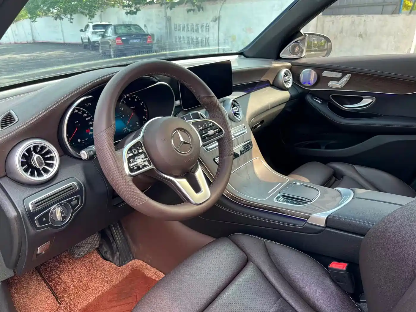 Mercedes-Benz GLC 2022 Model GLC 300 L 4MATIC Luxury Edition фото 4