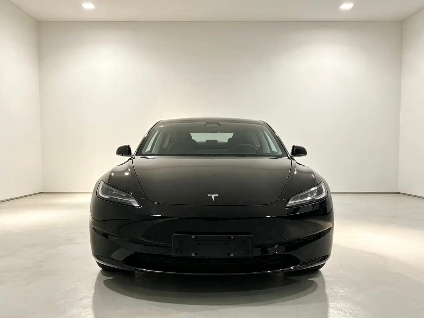 Фото 2 - Tesla Model 3
