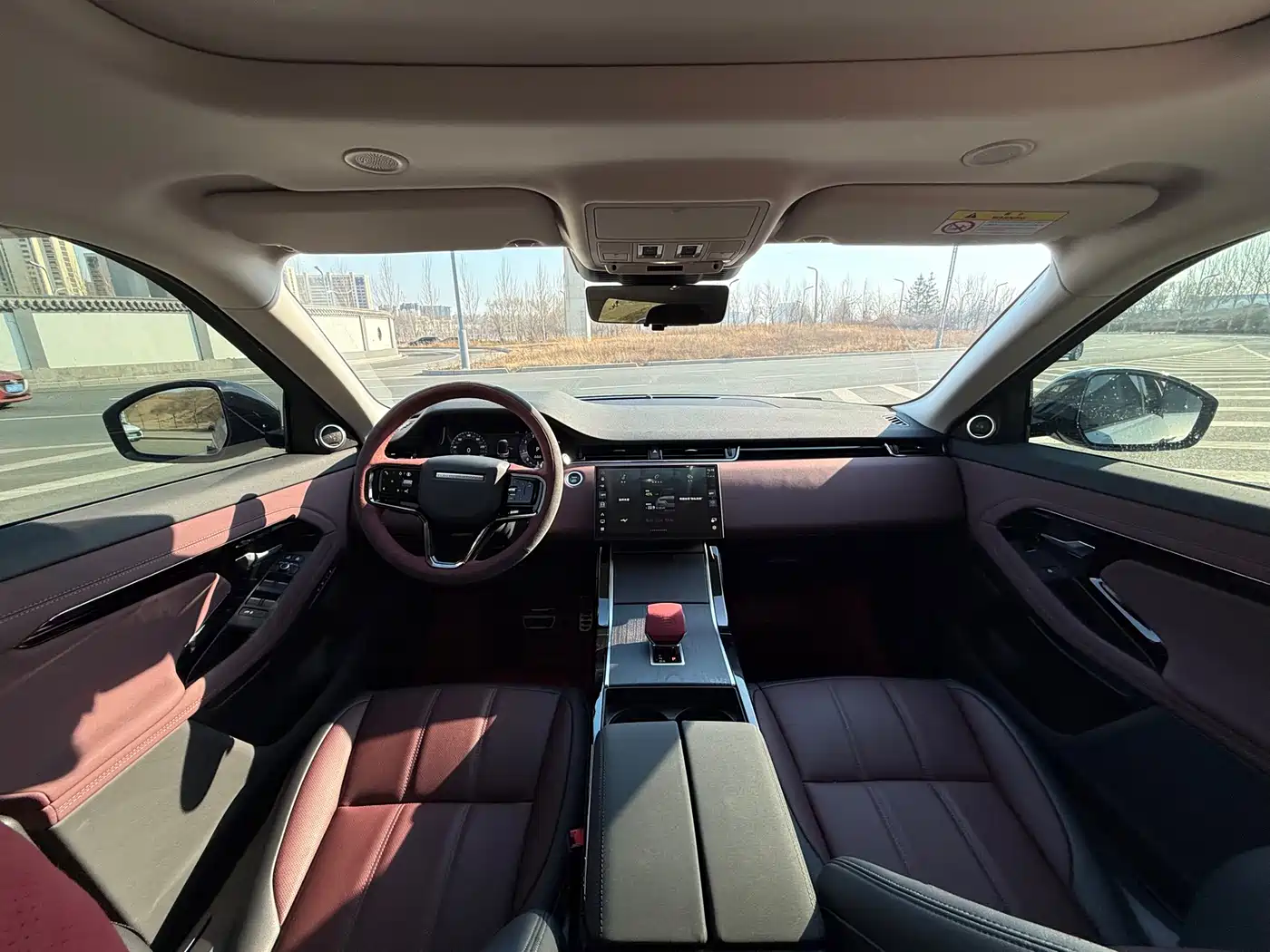 Land Rover Range Rover Evoque 2024 Range Rover Evoque L 249PS Light Master Edition фото 4