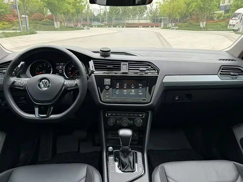 Volkswagen Tiguan L 2019 330TSI Auto 2WD Smart Luxury Edition China V фото 10