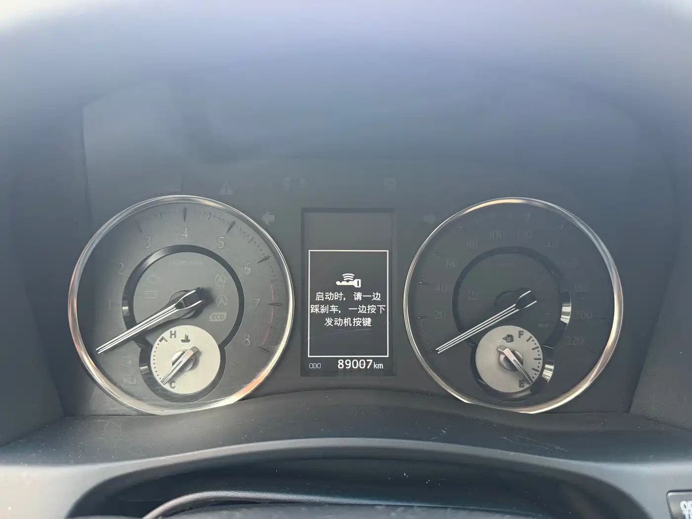 Toyota Alphard 2015 3.5L Premium Edition фото 17